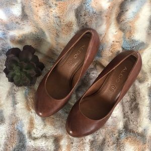 Also brown leather heels